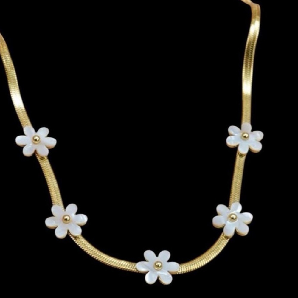 18K Gold Plated daisy Mother Of Pearl Necklace Sterling Steel womens Jewelry